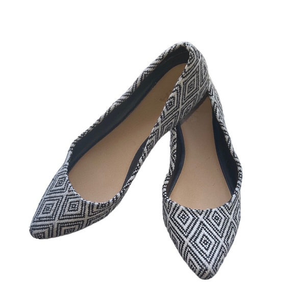 MIA Shoes - Mía Zander Black and White Flats size 7.5